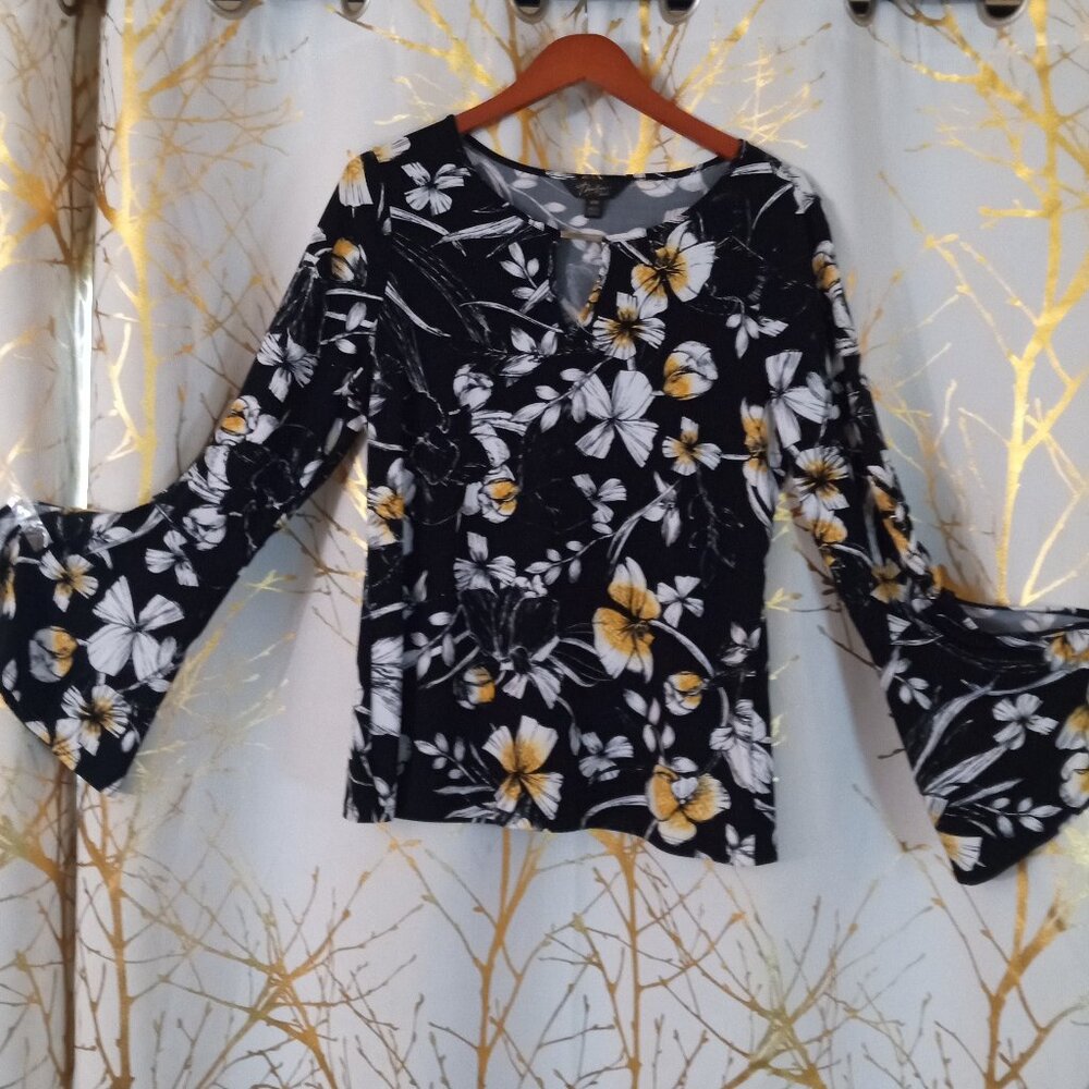 Beautiful top, Thalia Sodi, Size M New